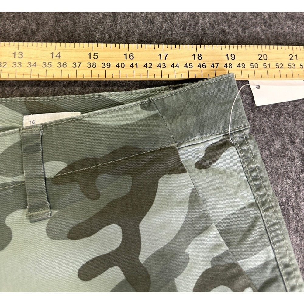 NWT Gap Green Camo Khaki Shorts Womens Size 16 Chino 5" inseam Mid Rise Stretch - Picture 10 of 16